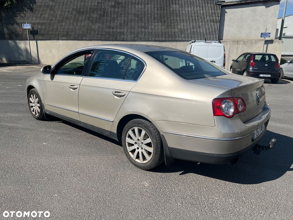 Volkswagen Passat 2.0 TDI DPF Comfortline - 2