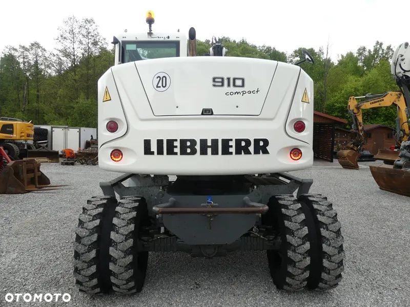 Liebherr A910 Compact / sprowadzona / ładny stan / - 4