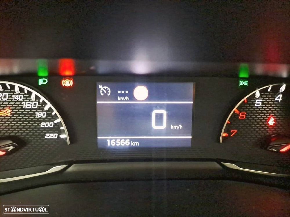 Peugeot 2008 1.2 Style - 13