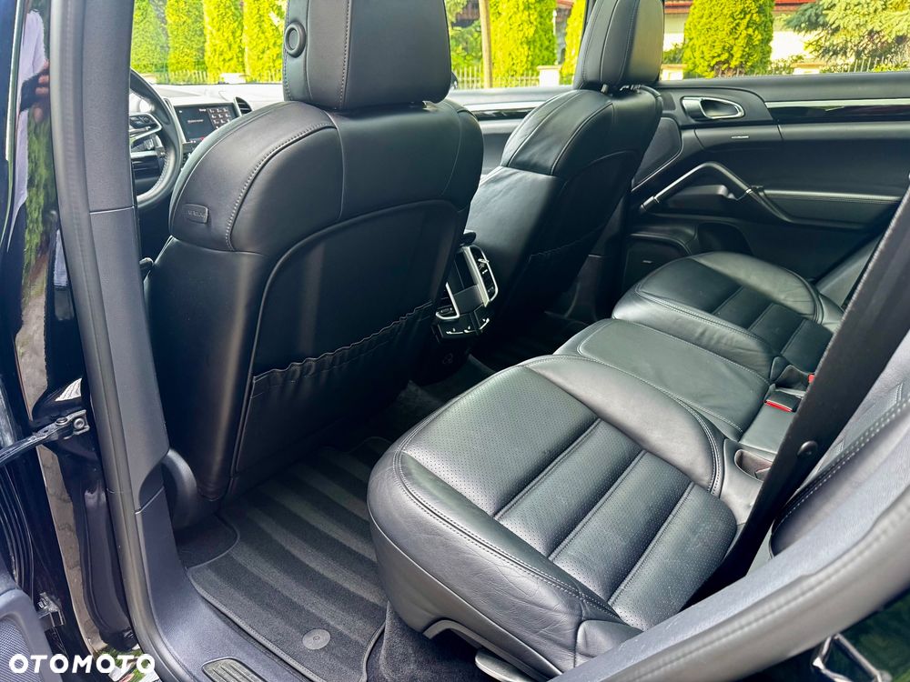 Porsche Cayenne Platinum Edition - 10