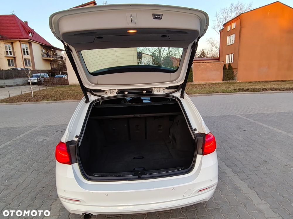 BMW Seria 3 318i GPF Sport Line Shadow - 2