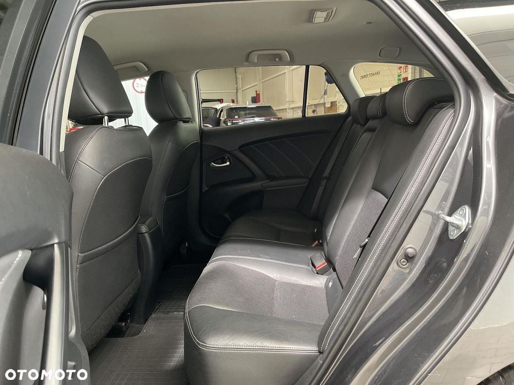 Toyota Avensis - 14