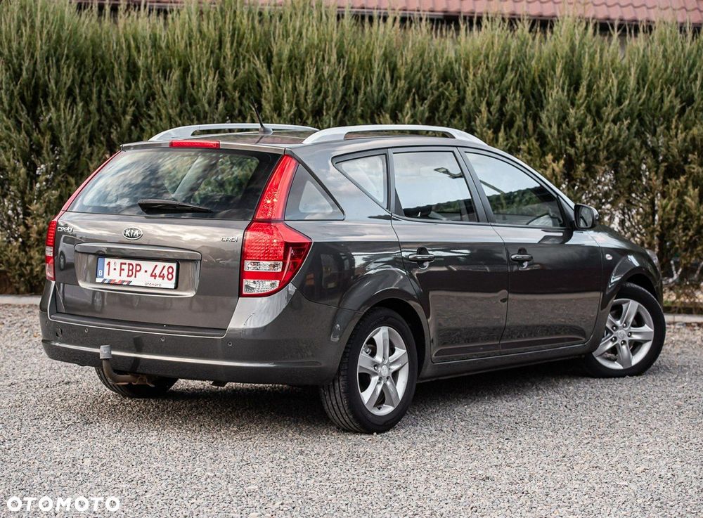 Kia Ceed - 13