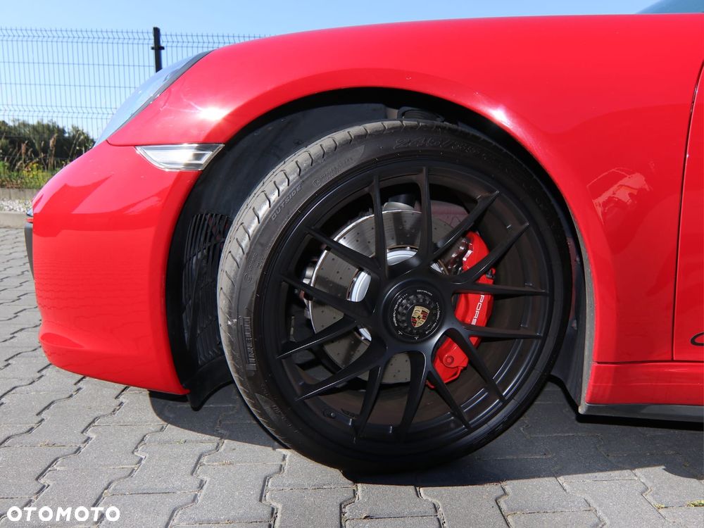 Porsche 911 Carrera GTS PDK - 19