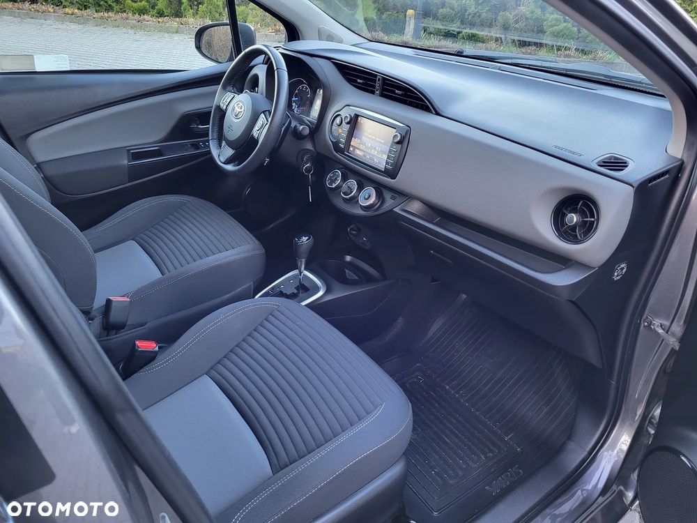 Toyota Yaris 1.5 Premium CVT - 18