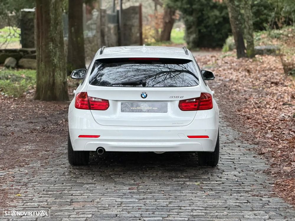 BMW 318 d Sport - 32