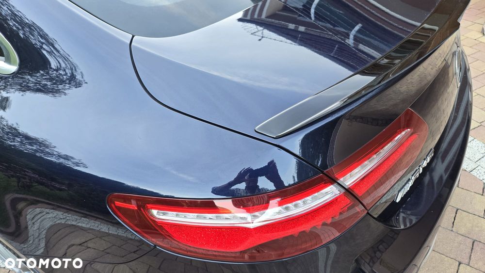 Mercedes-Benz Klasa E 220 d 4-Matic 9G-TRONIC - 12