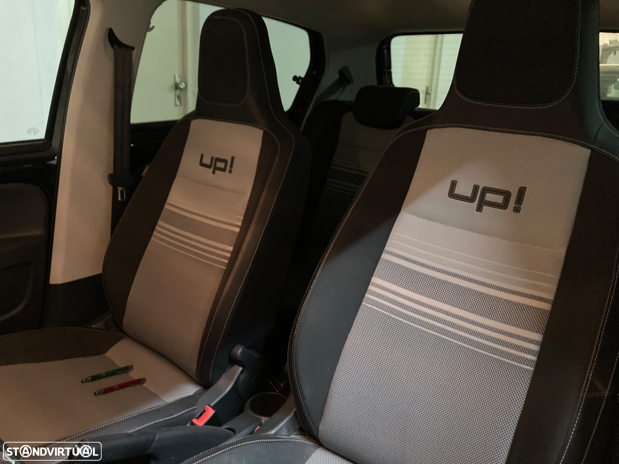 VW Up! 1.0 Black - 5