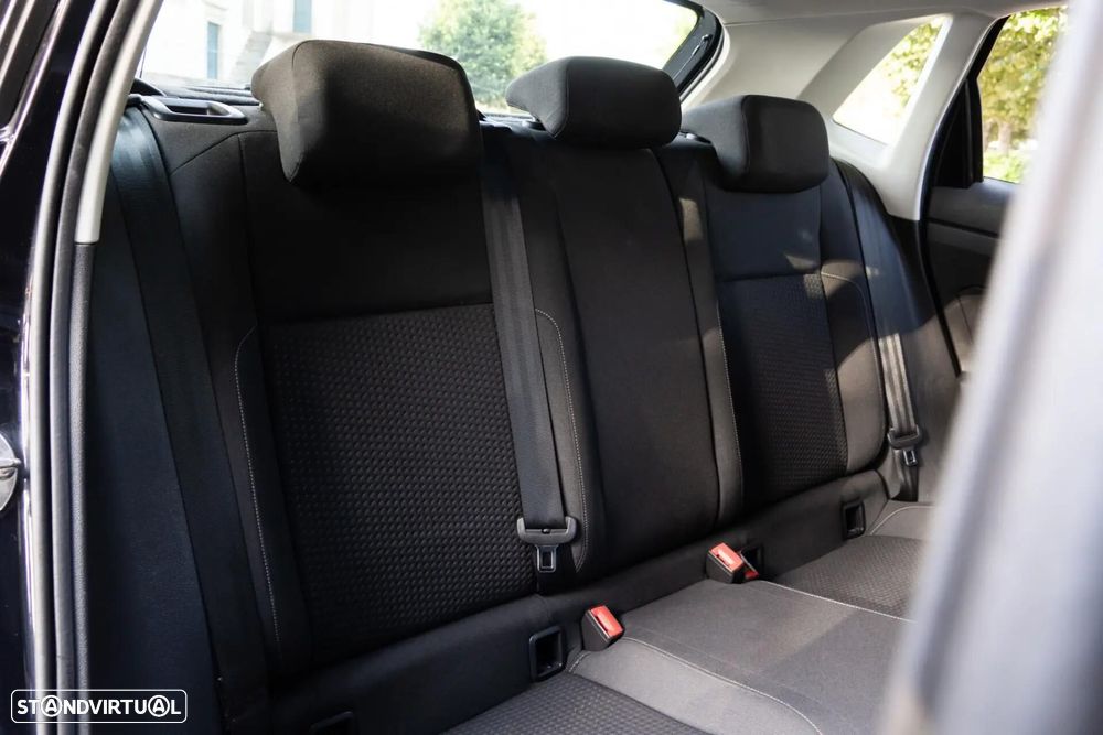VW Polo 1.0 Confortline Nav - 19