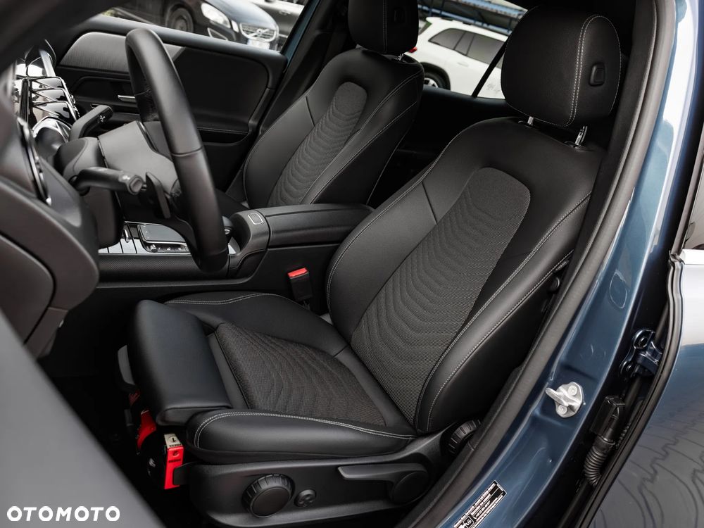 Mercedes-Benz GLB 200 Style 7G-DCT - 19