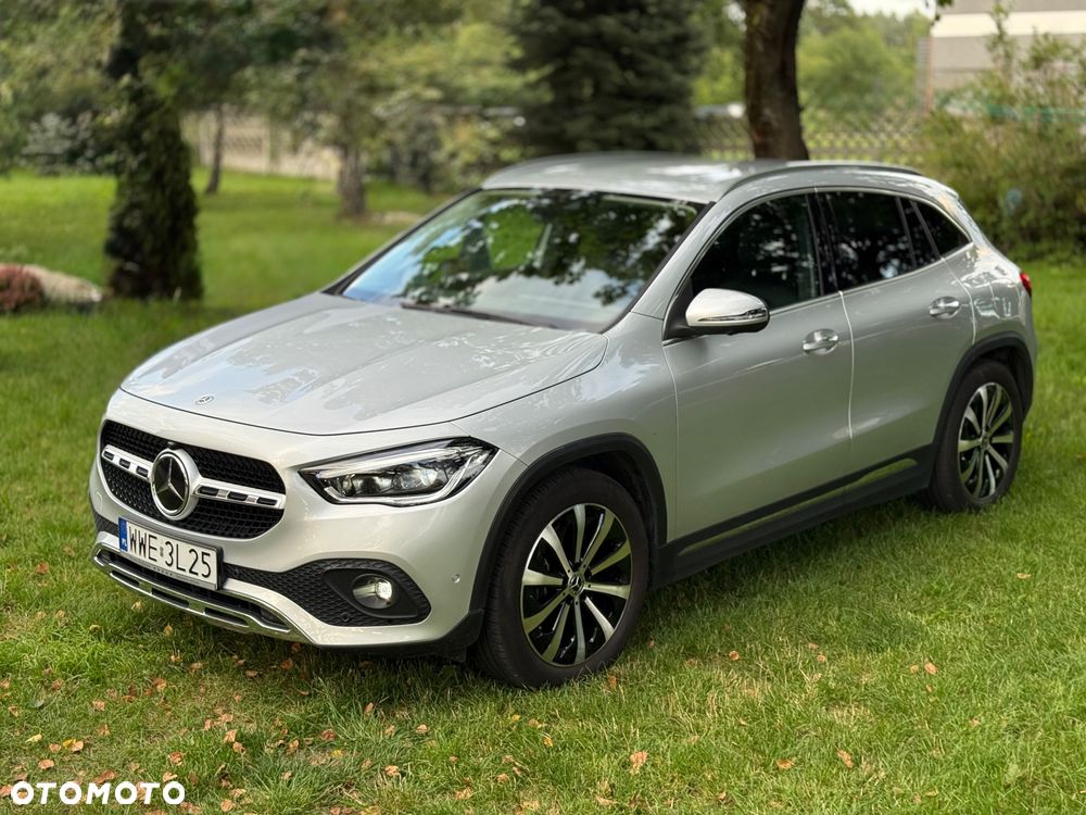 Mercedes-Benz GLA 220 d 4-Matic 8G-DCT - 5