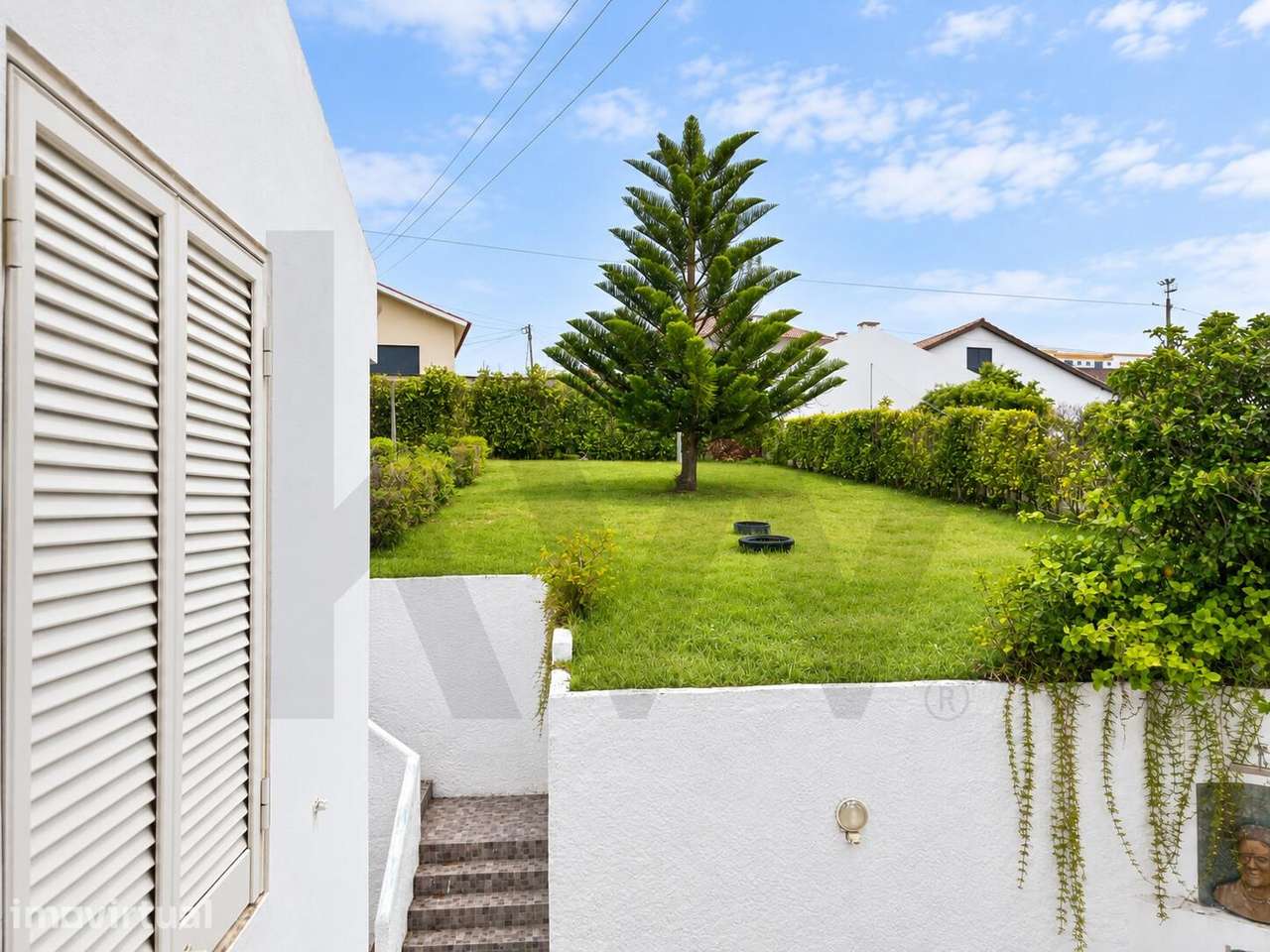 Moradia T7 com 7 suítes, amplo jardim e vista mar | Ponta Garça - Grande imagem: 3/47