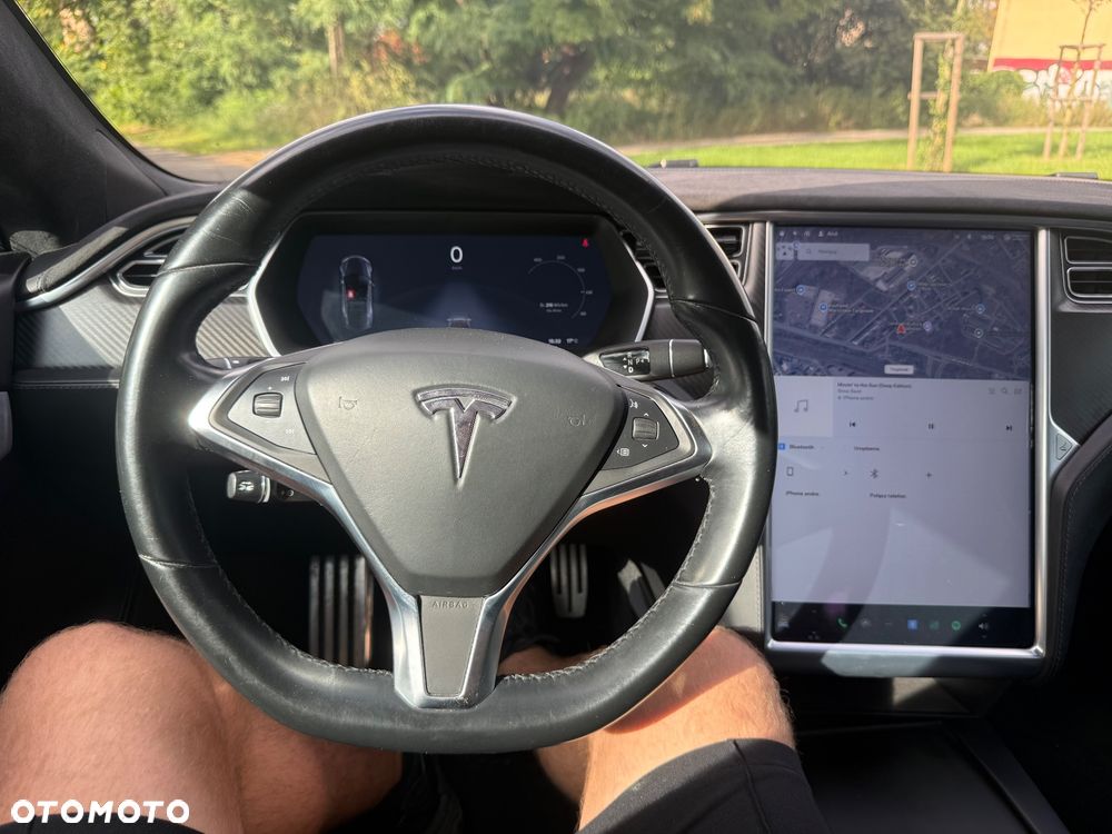 Tesla Model S - 33