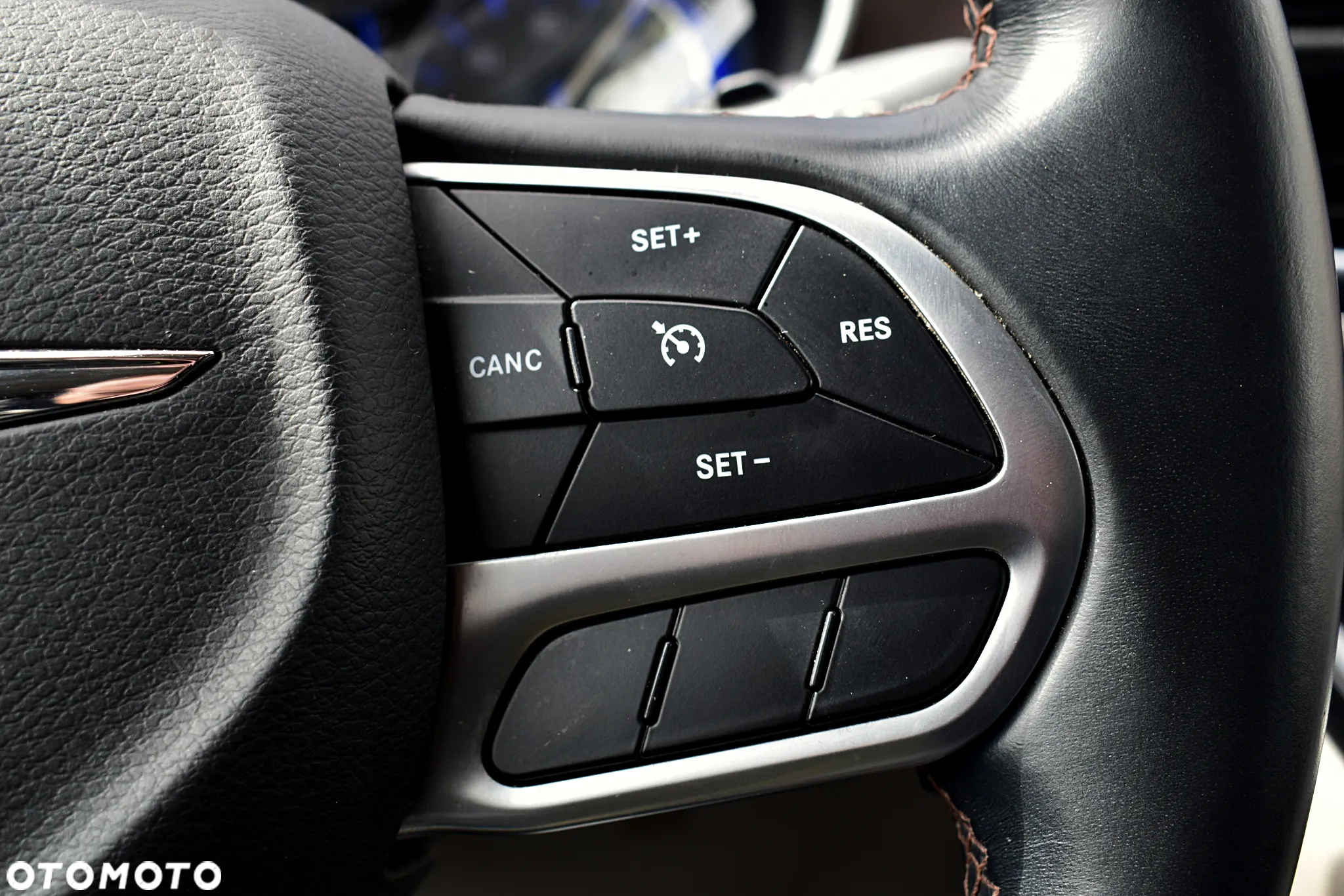Chrysler Pacifica - 18