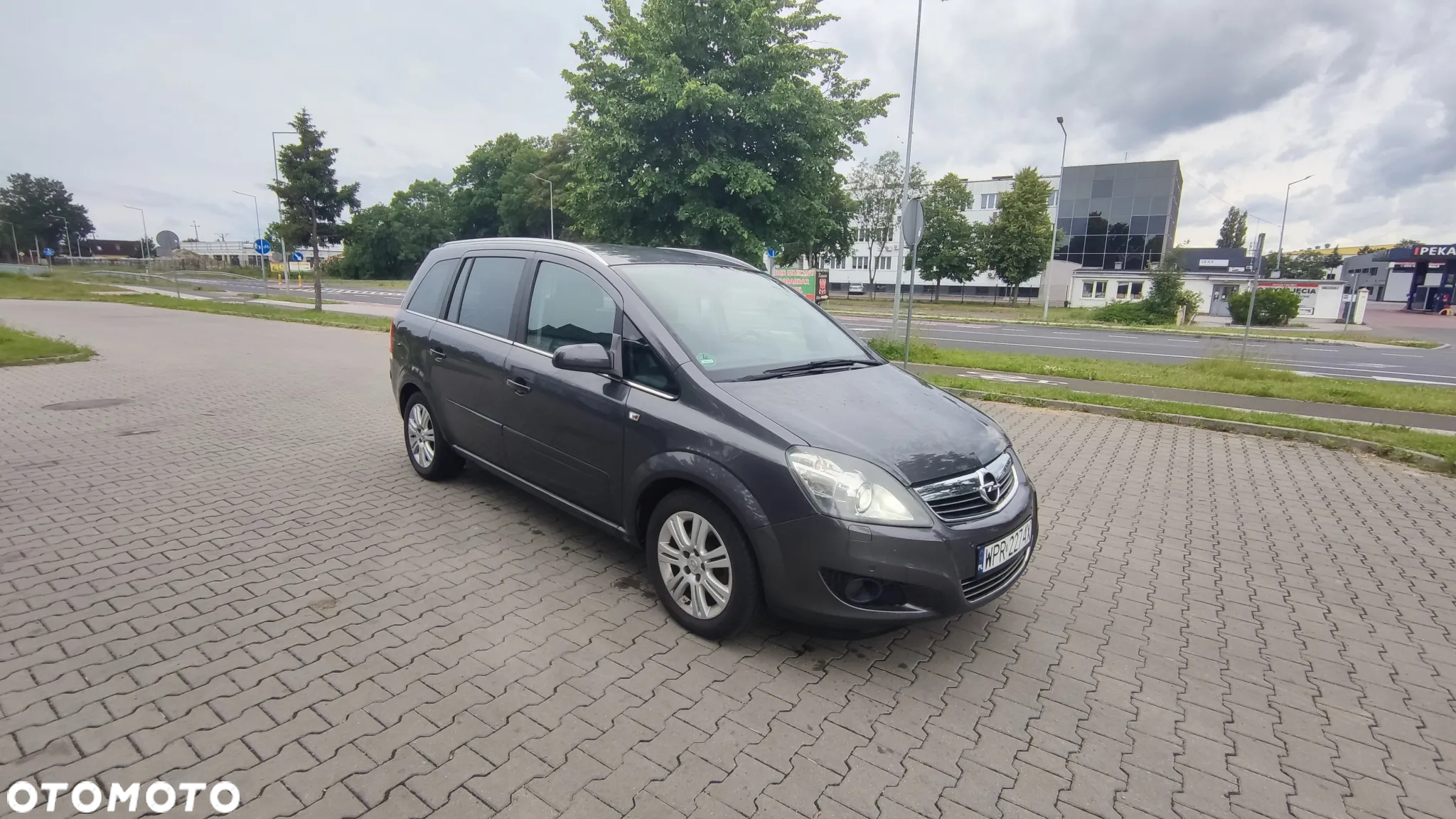 Opel Zafira 1.8 Cosmo - 3