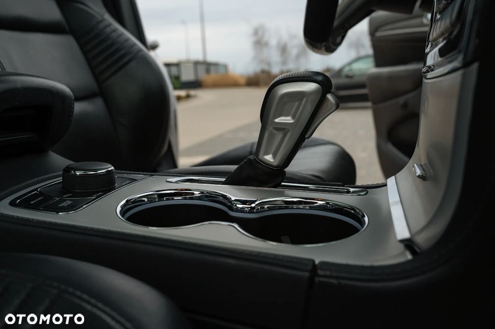 Jeep Grand Cherokee SRT - 36
