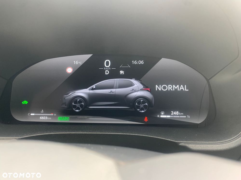 Toyota Yaris Hybrid 1.5 Executive - 26