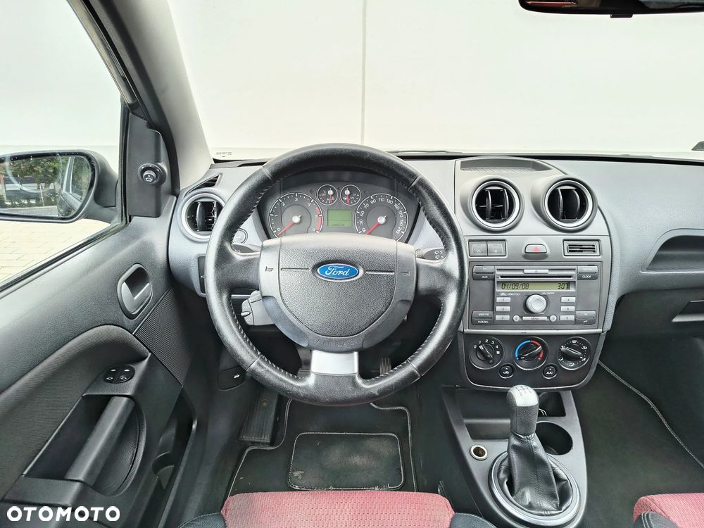 Ford Fiesta 1.6 TDCi Sport - 13