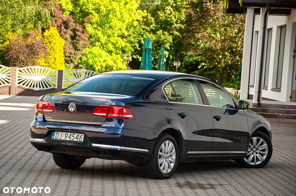 Volkswagen Passat 2.0 TDI Comfortline - 11