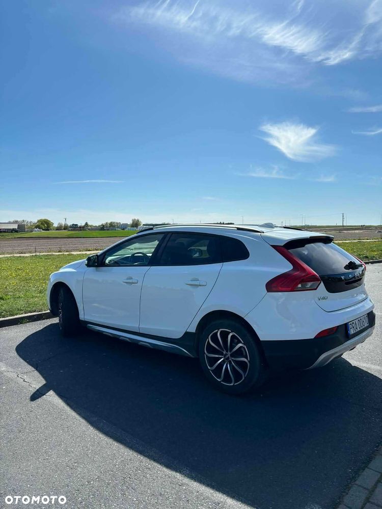 Volvo V40 Cross Country - 4