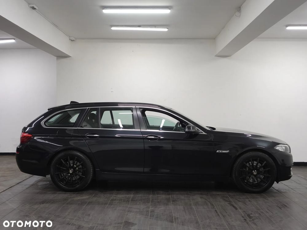 BMW Seria 5 525d xDrive Sport-Aut Modern Line - 10