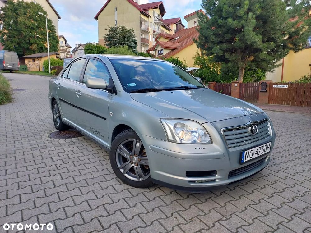 Toyota Avensis - 2