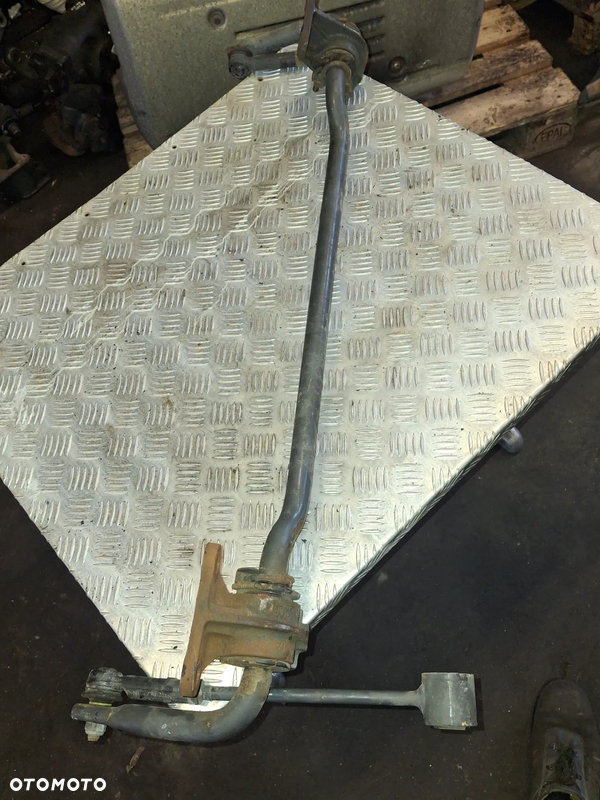 DRĄŻEK STABILIZATOR PRZÓD  17,5 8 SZPILEK DAF LF 220 EURO 6