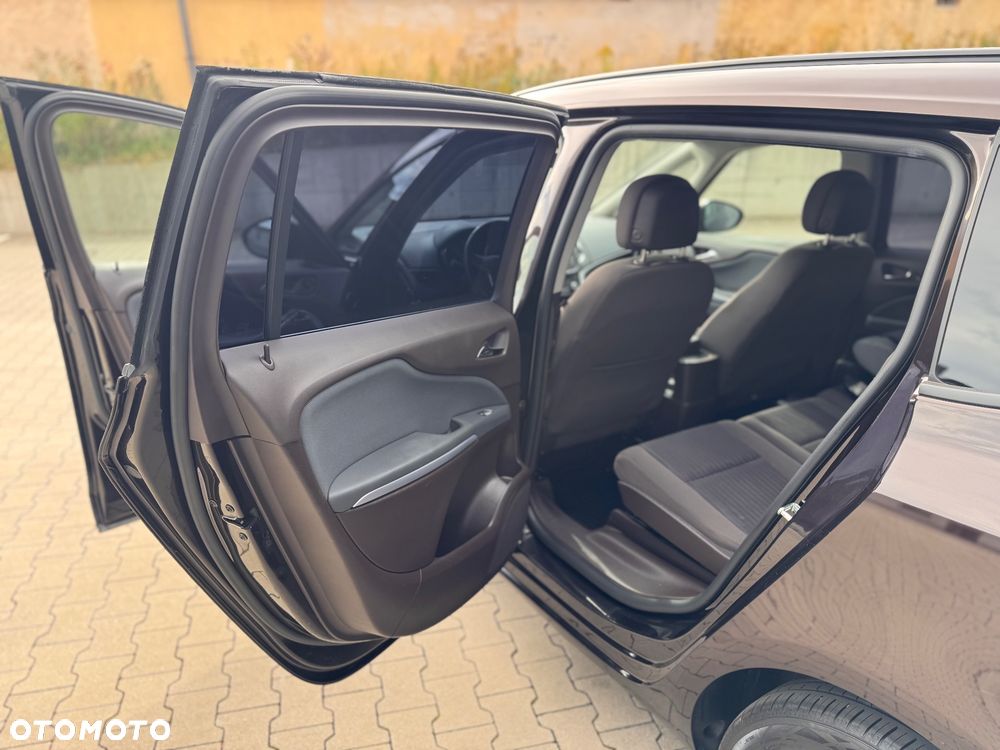 Opel Zafira - 25