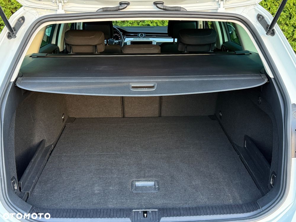 Volkswagen Passat - 10