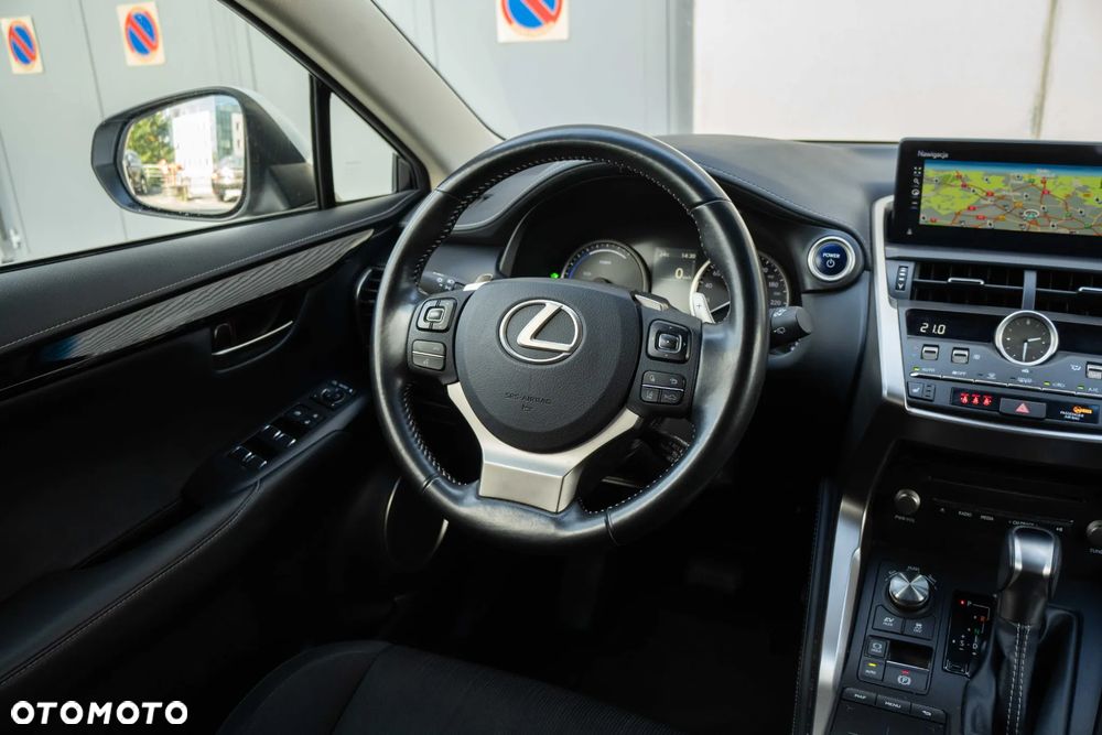 Lexus NX 300h Business Edition AWD - 18