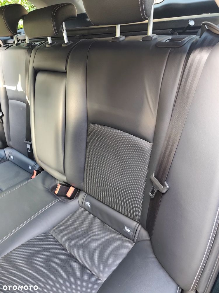 Toyota Avensis 1.8 Premium MS - 33