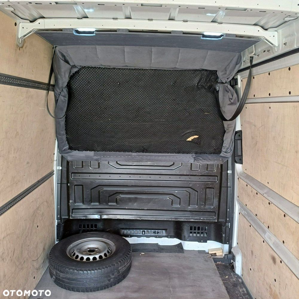 Volkswagen Crafter - 10