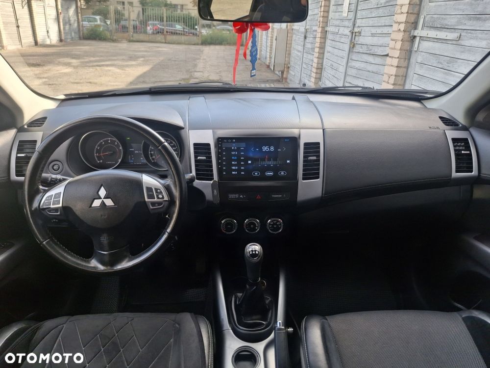 Mitsubishi Outlander - 6
