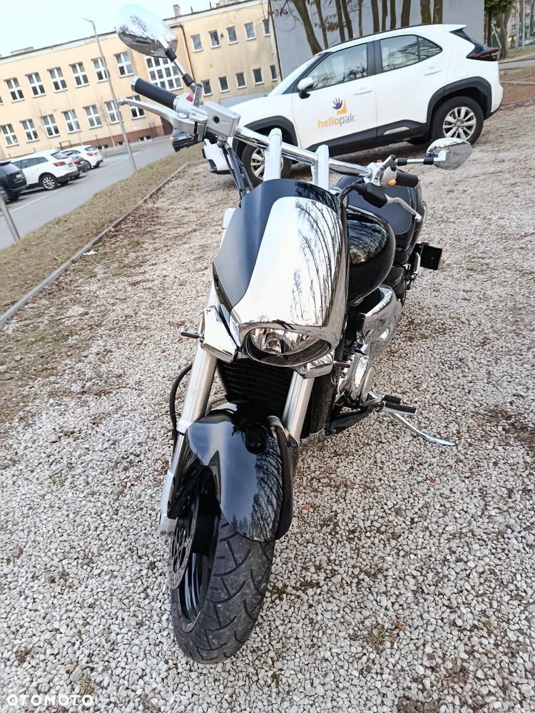 Suzuki Intruder - 11