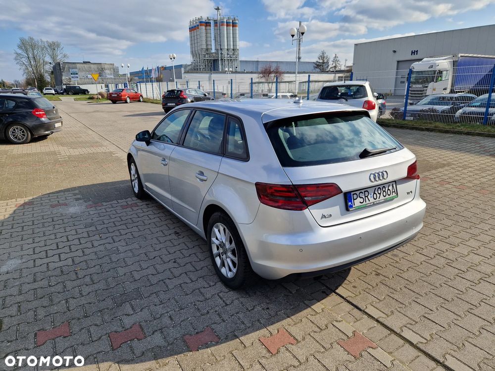 Audi A3 Sportback 1.6 TDI DPF Attraction - 6