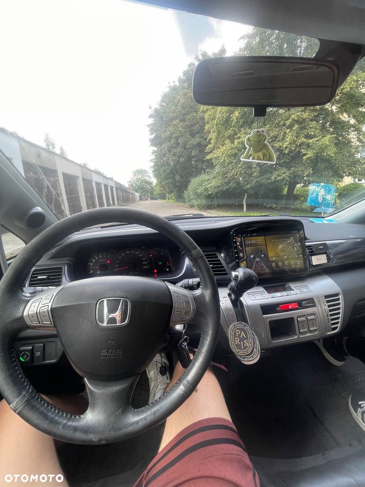 Honda FR-V - 9