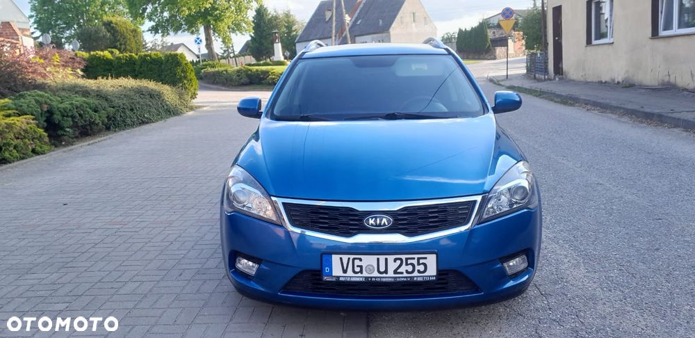 Kia Ceed - 4