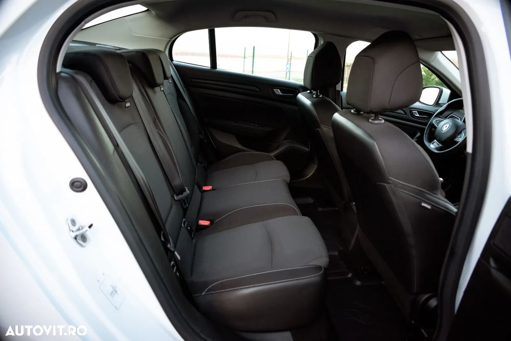 Renault Megane TCE 114 GPF Zen - 16