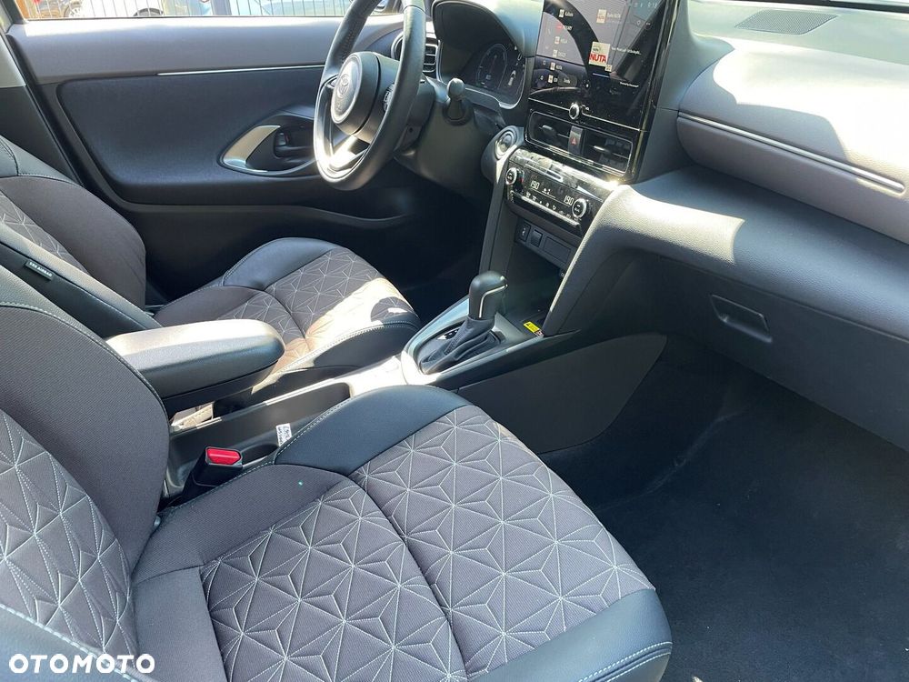 Toyota Yaris Cross Hybrid 1.5 Executive - 12