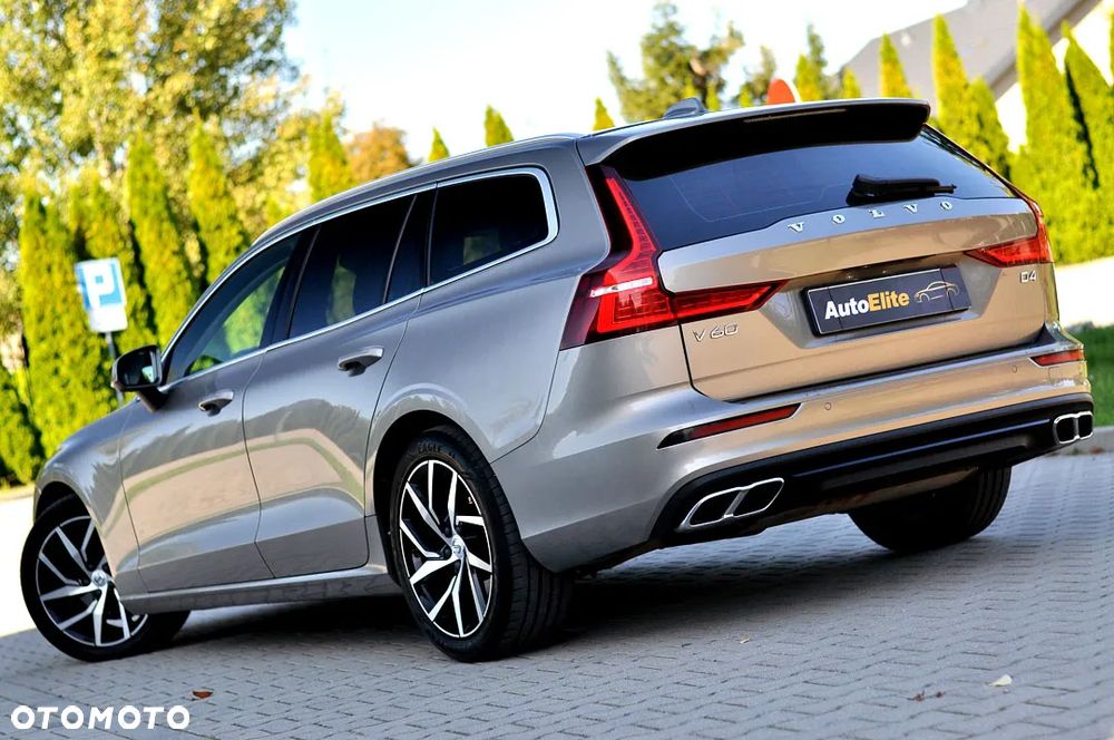 Volvo V60 D4 Momentum Pro - 9