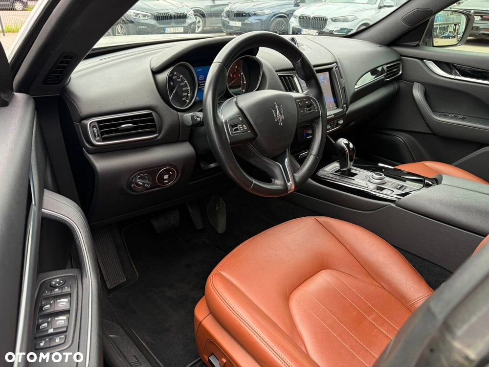 Maserati Levante - 11