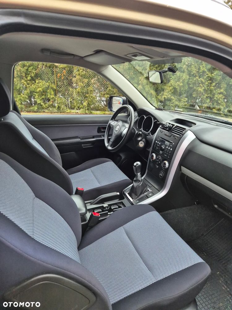 Suzuki Grand Vitara 1.6 Comfort - 16