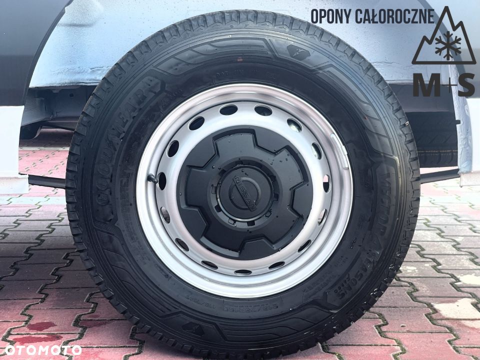 Nissan Interstar - 16