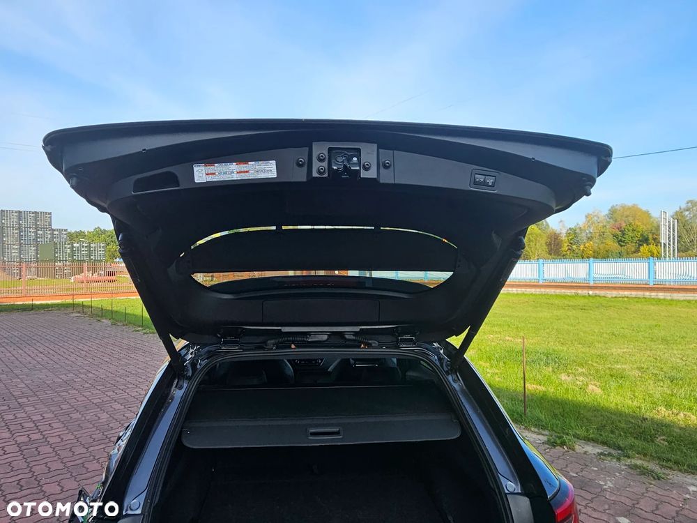 Toyota Corolla 1.8 Hybrid GR Sport Dynamic - 18