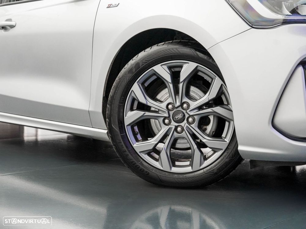 Ford Focus 1.0 EcoBoost MHEV ST-Line - 11
