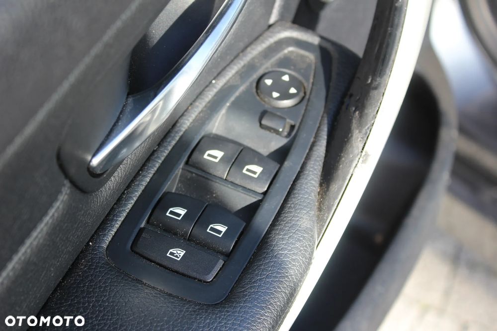 BMW Seria 3 320i Sport-Aut - 12