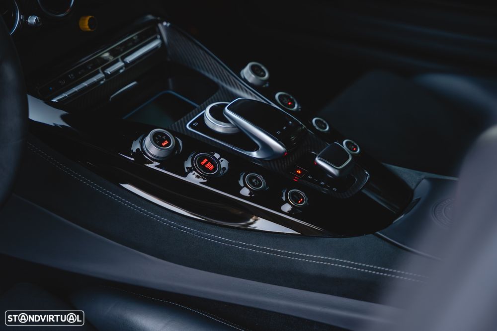 Mercedes-Benz AMG GT R - 22