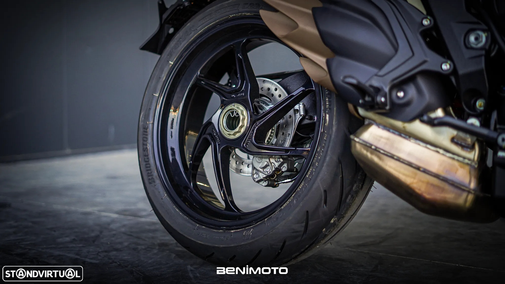 MV Agusta Brutale R - 12