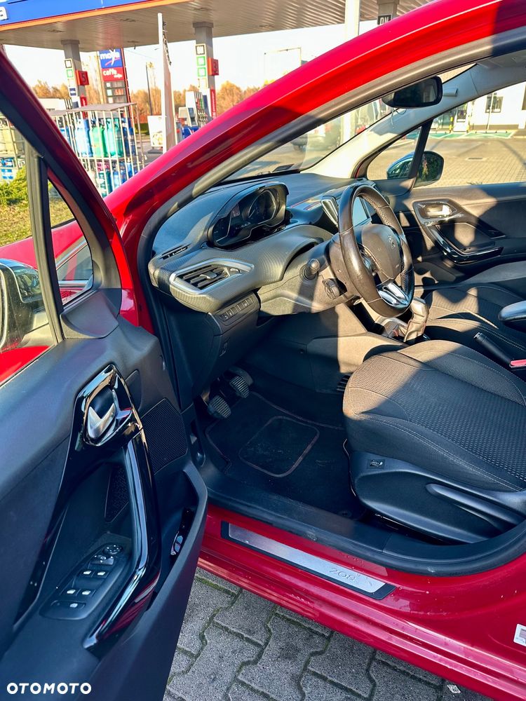 Peugeot 208 1.2 PureTech Allure - 6