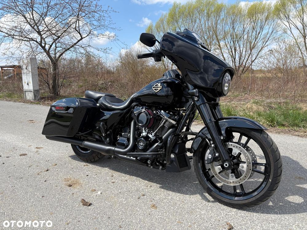 Harley-Davidson Touring Street Glide - 2
